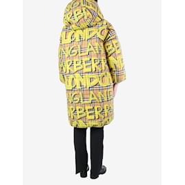 Burberry-Abrigo acolchado a cuadros con grafiti y logo de la marca en amarillo - talla UK 12-Otro