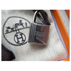 Hermès-clochette , nuova cerniera e lucchetto Hermès per la borsa per la polvere Hermès-Grigio