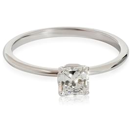 Tiffany & Co-TIFFANY & CO. Bague de fiançailles solitaire en platine H VS1 0.54 ctw-Autre