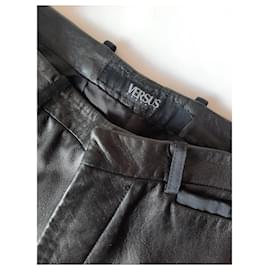 Gianni Versace-Versace Versus pantalones negros de cuero vintage para hombre-Negro