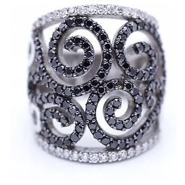 Autre Marque Gold ring, White/black diamonds Black Silvery