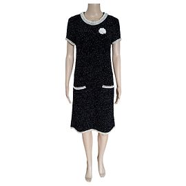 Chanel schwarzes Kaschmirkleid mit Perlen Schwarz