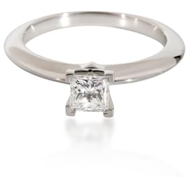Tiffany & Co-TIFFANY & CO. Anel de noivado com diamante lapidado princesa em platina F VVS2 0.32 ct-Outro