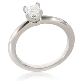 Tiffany & Co-TIFFANY & CO. Anel de noivado com diamante lapidado princesa em platina F VVS2 0.32 ct-Outro