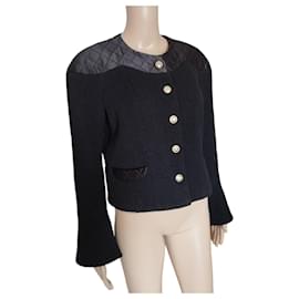 Chanel-Veste Chanel en laine et soie matelassée noire Collection 2021-Noir