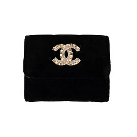 Carteira Chanel Acolchoada de Veludo Preto