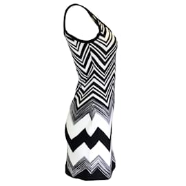 Missoni-Missoni Black / White 2022 Sleeveless Zigzag Knit Mini Dress-Black