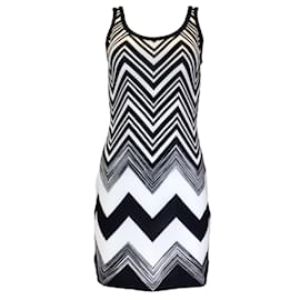 Missoni-Missoni Black / White 2022 Sleeveless Zigzag Knit Mini Dress-Black