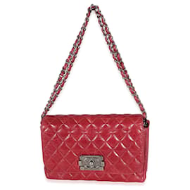 Chanel-Chanel 12P Veau Brilliante Flap Bag aus glasiertem Kalbsleder in Rot-Rot