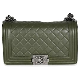 Chanel-Bolsa Chanel Verde Acolchoada em Pele de Cordeiro Velha Média-Verde