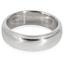 Tiffany & Co-TIFFANY & CO. Tiffany Together klassisches Milgrain-Band in Platin-Andere