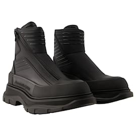 Alexander Mcqueen-Tread Ankle Boots - Alexander Mcqueen - Leather - Black-Black