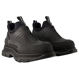 Alexander Mcqueen-Tread Sneakers - Alexander Mcqueen - Leather - Black-Black