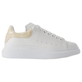 Alexander Mcqueen-Oversized Sneakers - Alexander Mcqueen - Leather - White-White