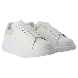 Alexander Mcqueen-Oversized Sneakers - Alexander Mcqueen - Leather - White-White