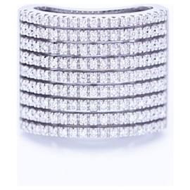 Autre Marque-White gold and diamond pavé ring.-Silvery