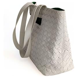 Bottega Veneta-Bottega Veneta woven maxi shopper bag in white leather-White