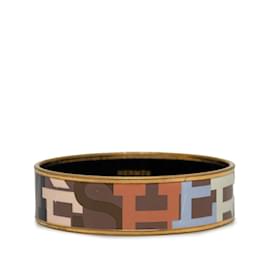 Hermès-Large bracelet en émail Capitales-Doré
