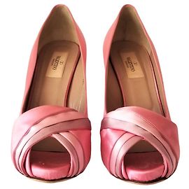 Valentino Garavani Valentino Pink Silk High Heels Pink