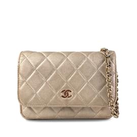 Chanel-Portefeuille Chanel Mini CC en cuir d'agneau doré sur chaîne-Doré