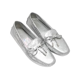 Louis Vuitton-Silver Louis Vuitton Metallic Leather Driving Loafers Size 39-Silvery