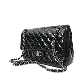 Chanel-Bolsa de ombro com aba preta Chanel Jumbo Classic patenteada-Preto