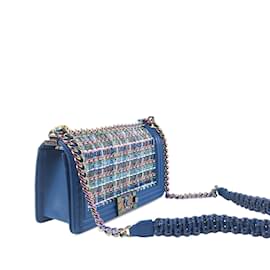 Chanel-Bolsa Chanel média trançada em pele de cordeiro azul com aba crossbody-Azul