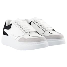 Alexander Mcqueen-Oversized Sneakers - Alexander Mcqueen - Leather - Grey-Grey