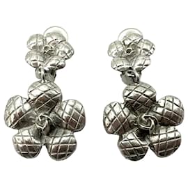 Chanel-CHANEL Women's Clip On Earrings Vintage Logo Clip On Earrings Flower Coco Paris France-Silvery