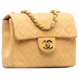 Chanel-Solapa única clásica de piel de cordero mini cuadrada amarilla Chanel-Amarillo
