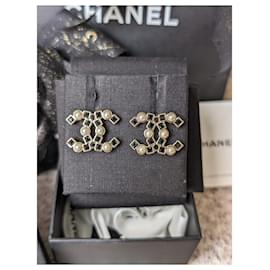 Chanel-CC B22Caixa de brincos com logotipo de cristal preto pérola P GHW-Dourado