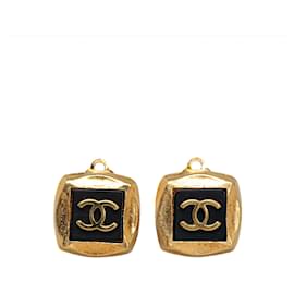 Chanel-Boucles d'oreilles à clip CC carrées dorées Chanel-Doré