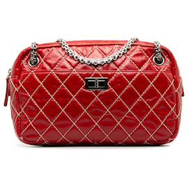 Chanel-Bolso para cámara reedición acolchado mediano rojo de Chanel-Roja
