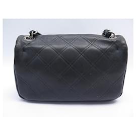 Chanel-CHANEL SIMPLE HANDBAG CLASP TIMELESS QUILTED LEATHER HANDBAG-Other