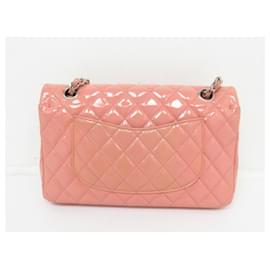 Chanel-ZEITLOSE HANDTASCHE VON CHANEL AUS MITTLERE HANDTASCHE AUS LACKLEDER-Pink