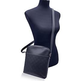 Louis Vuitton-Sac Pochette District en cuir Onyx Damier Infini noir-Noir