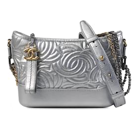 Chanel-Bolsa Chanel Silver Small CC costurada em couro de bezerro Gabrielle Crossbody-Prata