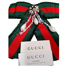 Broche Gucci Vermelho e Verde de Aço e Tecido Vermelho Verde