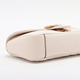 Gucci-Petit sac à rabat en cuir à chevrons GG Marmont Blanc-Blanc