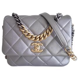 Chanel-Bolsa de Chanel 19-Gris