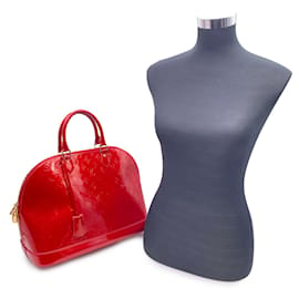 Louis Vuitton-Rote Pomme D'Amour-Monogramm-Vernis-Alma-GM-Tasche-Rot