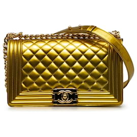 Chanel-Bolso mediano con solapa de charol dorado Chanel Boy-Dorado