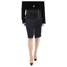 Givenchy Saia lápis justa preta com detalhe de corrente dourada - tamanho XS Preto