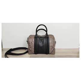 Givenchy-Handbags-Multiple colors