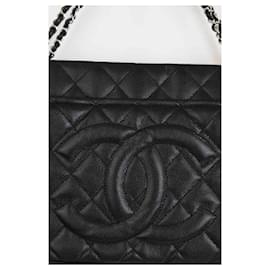 Chanel-Lederhandtasche-Schwarz