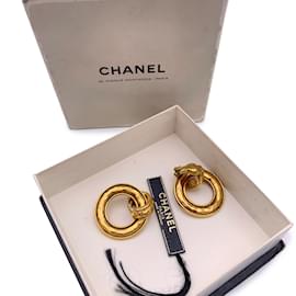 Chanel-Orecchini a clip a cerchio vintage con battente in metallo dorato-D'oro