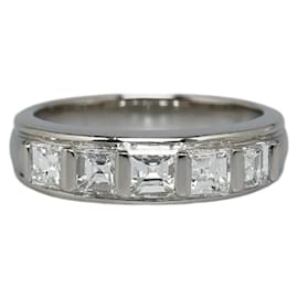 Autre Marque-Platinum Diamond Ring-Other