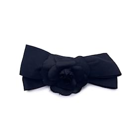 Chanel-Vintage schwarze Satin Kamelie Kamelie Blumenschleife Haarspange-Schwarz
