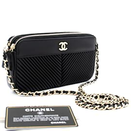 Chanel-Cor preta 2019 Carteira V-Stich em corrente-Preto