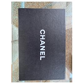 Chanel-Tacones-Negro
